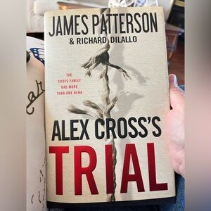 James Patterson & Richard DiLallo's Alex Cross's Trial - Red and White Cover